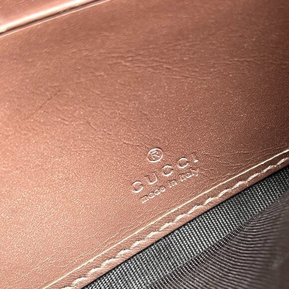 Gucci Guccisma pearlized GG Patent Leather Bifold Long Wallet in Rose beige - Picture 7 of 16